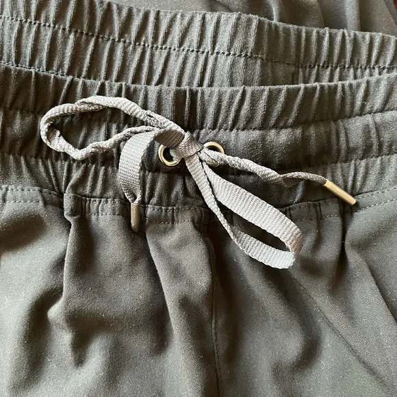 White Cross High Waisted/High Low Ankle Scrub Bottom Black - Picture 4 of 8